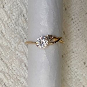 Beautiful solitaire! Size 8